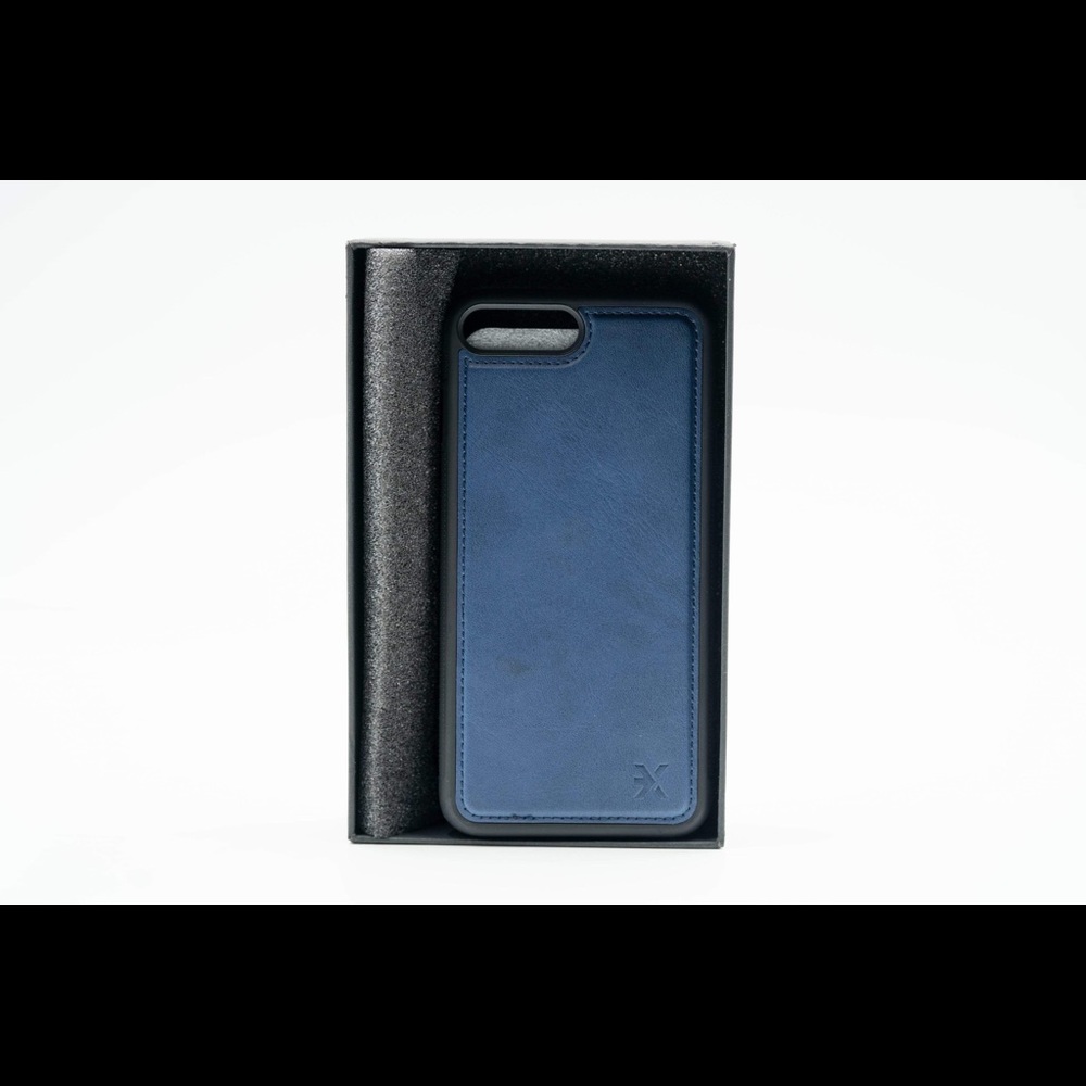 Blue iPhone case - Picture 3 of 3